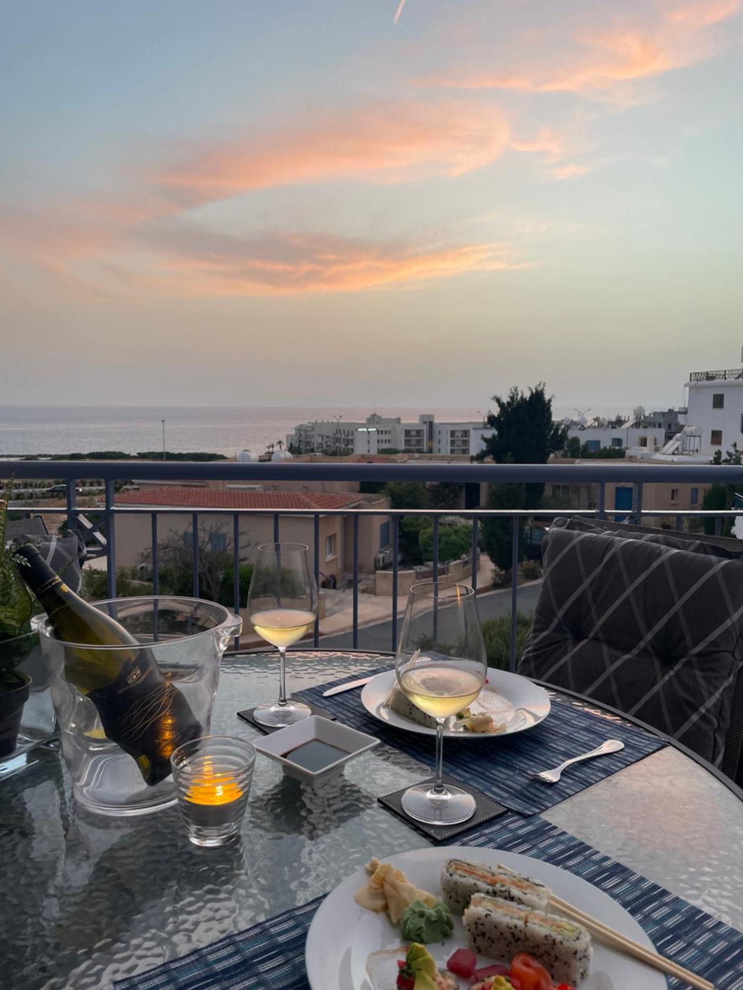 Direct Sea View & Quality Bed - Kings Palace 1 Bed Paphos Exterior photo